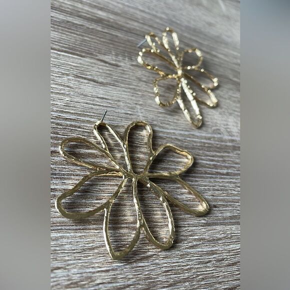 flower earrings A14 - Picture 4 of 6